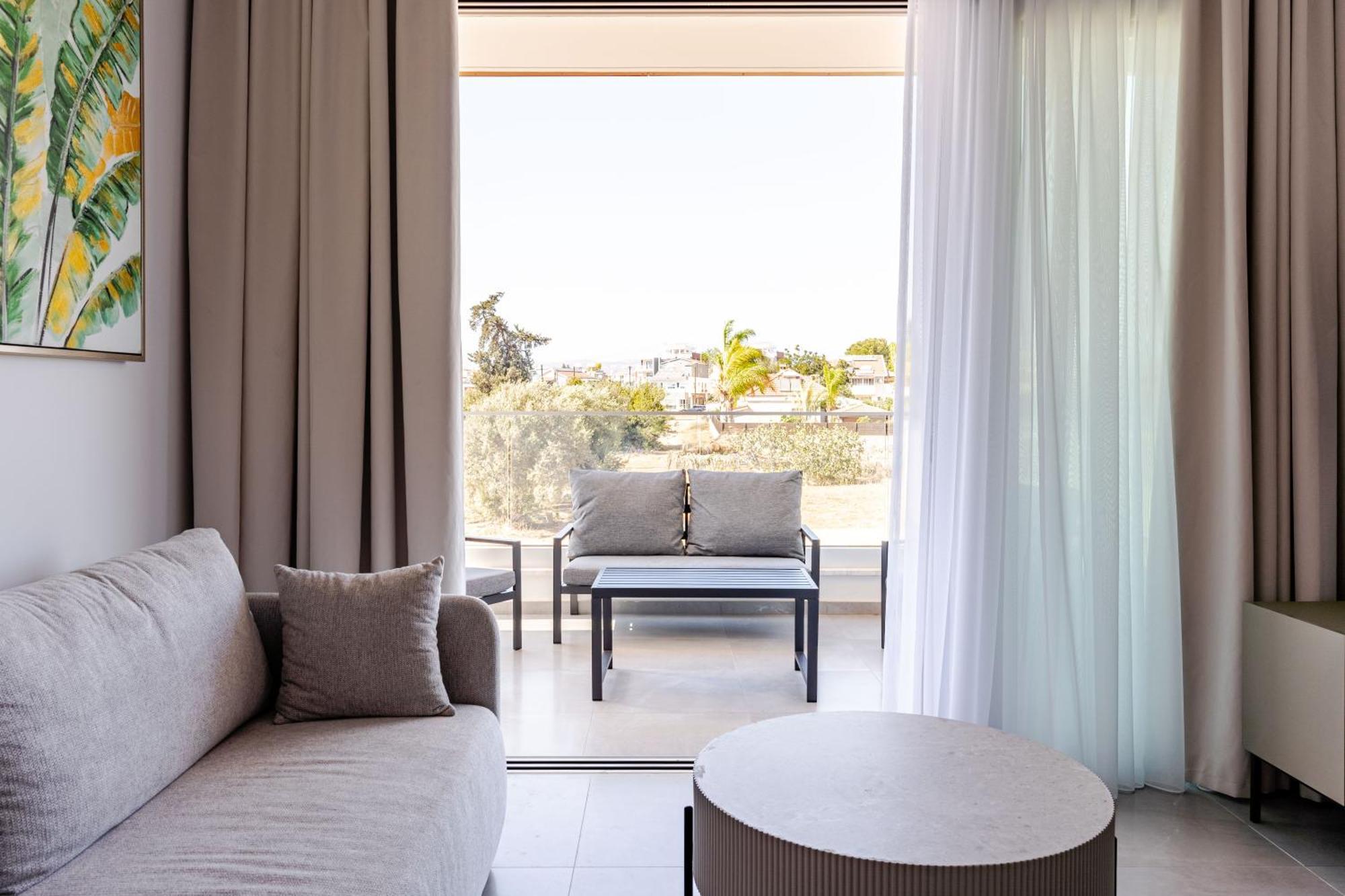 Yamas Urban Living Zakaki Pool Penthouses & Apartments Limassol Exterior foto